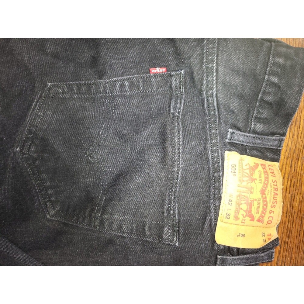 Levi's 501 Black Jeans Mens 42x32 Original Fit Straight Leg Button Fly W41 L30 - Picture 6 of 6